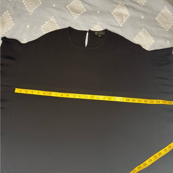 BD2 By Diane Gilman Black Ruffled Flutter Sleeve Blouse/Poncho Size XS.  #232 - Picture 13 of 14